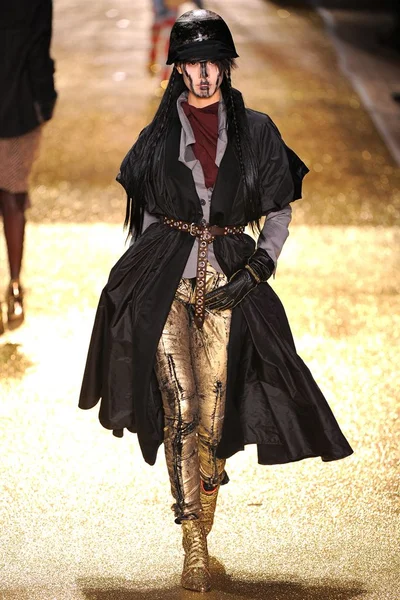 Look 11